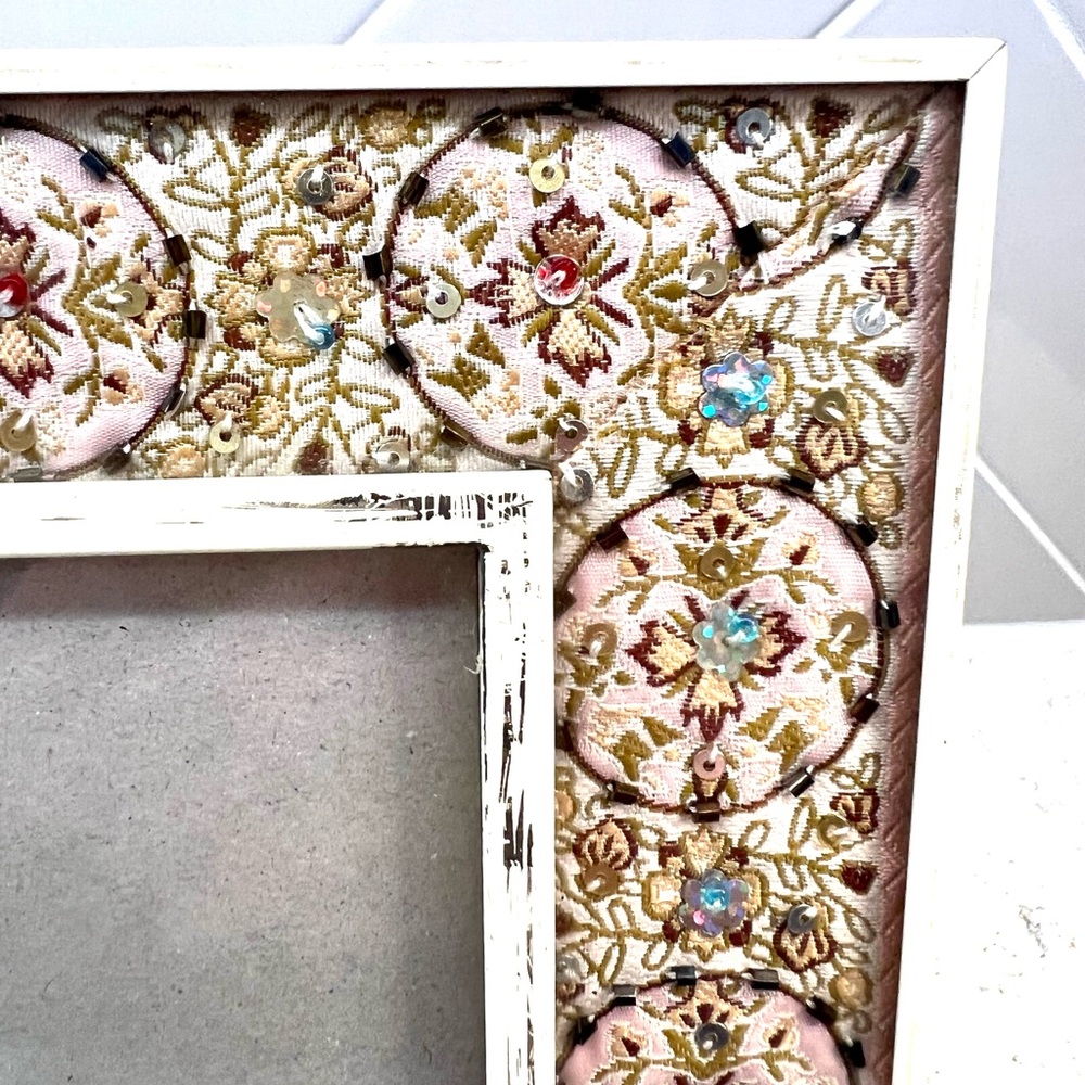 Metal Glass Fabric Picture Frame Pink Embroidered Sequins Floral 4x6" Photo - Picture 2 of 8